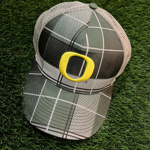 Nike Other - Men’s Nike University Of Oregon Plaid Cap